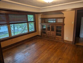 2976 N Newhall St, Unit Duplex upper in Milwaukee, WI - Building Photo - Building Photo