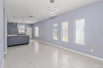 1200 W Harrison Ave, Unit 2 in Alton, TX - Foto de edificio - Building Photo