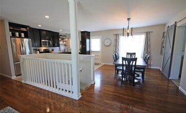 9952 E Watson Rd in St. Louis, MO - Foto de edificio - Building Photo