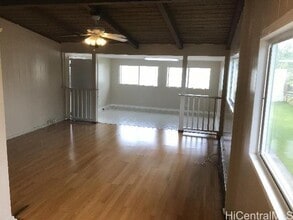2352 Komo Mai Dr in Pearl City, HI - Building Photo - Building Photo