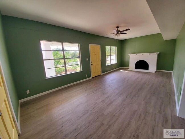 510 W Buchanan St in Harlingen, TX - Foto de edificio - Building Photo