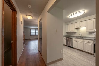 Arbor Park I in Meriden, CT - Building Photo - Interior Photo