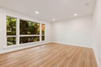 6721 24th Ave NW in Seattle, WA - Building Photo - Building Photo