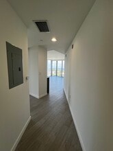 208 NE 35th Ter, Unit C1 in Miami, FL - Foto de edificio - Building Photo