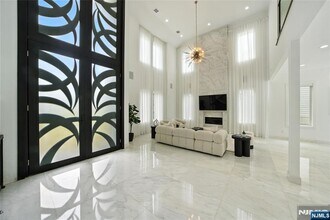 44 Floral Terrace in Tenafly, NJ - Building Photo - Building Photo