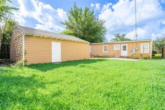 1726 Du Barry Ln in Houston, TX - Building Photo - Building Photo