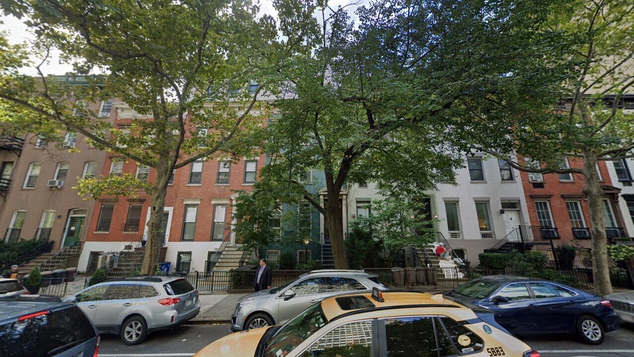 328 E 30th St, Unit 1 in New York, NY - Foto de edificio