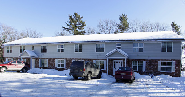 512 Roosevelt Trl in Windham, ME - Building Photo - Building Photo