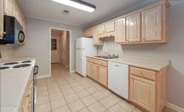 70 Richfield Cv in Jackson, TN - Foto de edificio - Building Photo