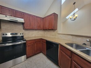 932 Winchester Ln in Mesquite, TX - Building Photo - Building Photo