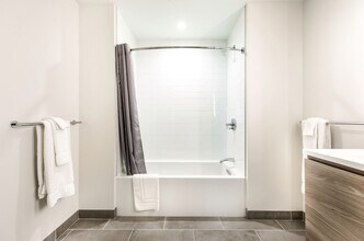 131 Seaport Blvd in Boston, MA - Building Photo - Building Photo