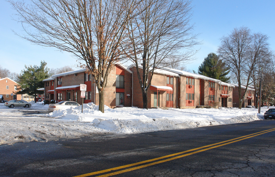 Broadview Terrace Apartments in Hartford, CT - Building Photo