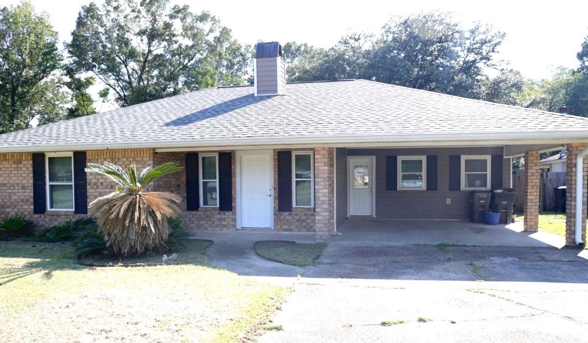 10751 Carmel Dr in Baton Rouge, LA - Building Photo