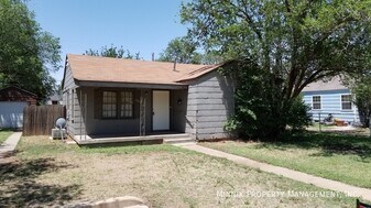 2508 30th St in Lubbock, TX - Building Photo