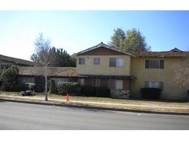 1015 S Russell Ave in Santa Maria, CA - Building Photo