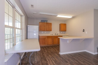 Brookview Glen in New Albany, IN - Building Photo - Building Photo