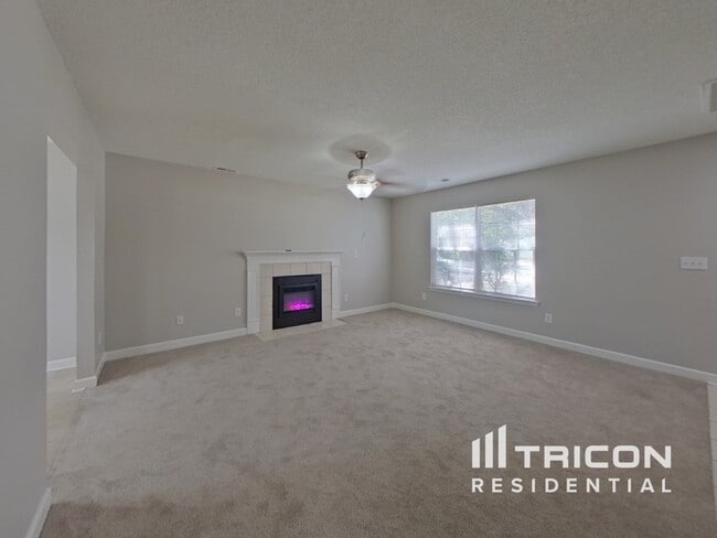 2045 Sunset Village Dr in Charlotte, NC - Building Photo - Building Photo