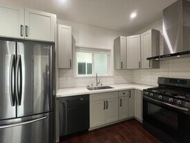 938 Ingerson Ave in San Francisco, CA - Building Photo