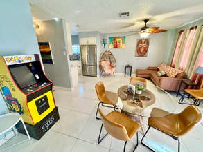 5333 Longridge Ave in Las Vegas, NV - Building Photo - Building Photo