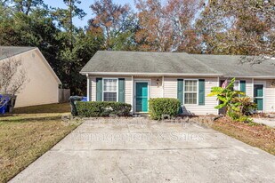 1345 Pinnacle Ln in Charleston, SC - Building Photo