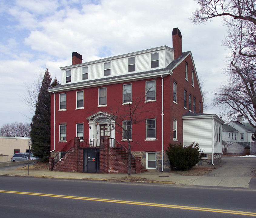 114 Weir St in Taunton, MA - Building Photo