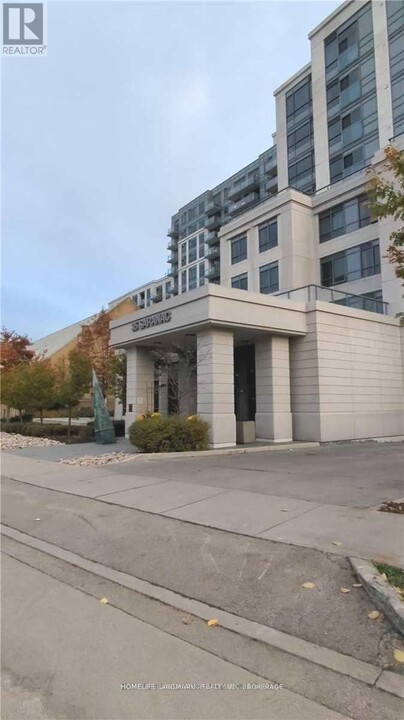 35-635 Saranac Blvd in Toronto, ON - Building Photo