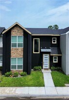 19 N Crown Ln in Pharr, TX - Building Photo