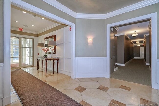 100 Stone Ridge Way in Fairfield, CT - Building Photo - Building Photo