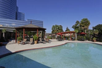 Gatehouse Apartments in Metairie, LA - Foto de edificio - Building Photo