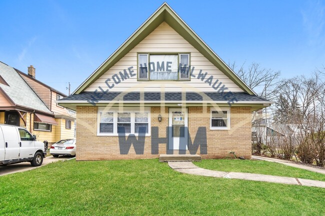 6166 N 37th St in Milwaukee, WI - Building Photo - Building Photo