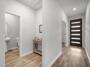 29339 Frontier Wy in San Antonio, TX - Building Photo - Building Photo