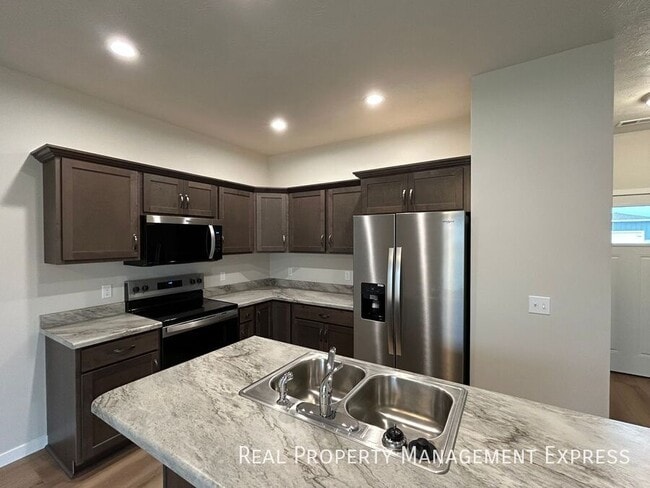 property at 9652 Tunis Dr