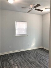 520 S 10th St in Aransas Pass, TX - Foto de edificio - Building Photo