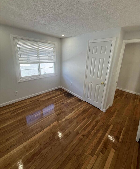 994 Washington St in Weymouth, MA - Building Photo