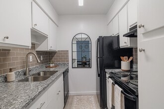 Yorktown in Houston, TX - Building Photo - Building Photo