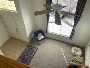 8022 Mammoth Dr in Rohnert Park, CA - Foto de edificio - Building Photo