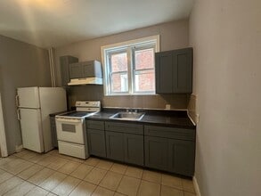 4243 Salem St in Philadelphia, PA - Foto de edificio - Building Photo