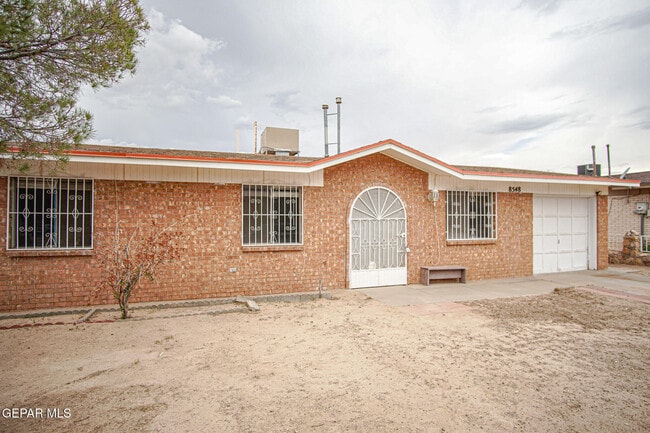 8548 Arboleda Dr in El Paso, TX - Building Photo - Building Photo