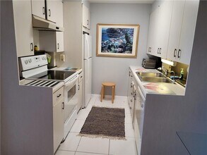 4302 Martinique Cir, Unit J2 in Coconut Creek, FL - Building Photo - Building Photo