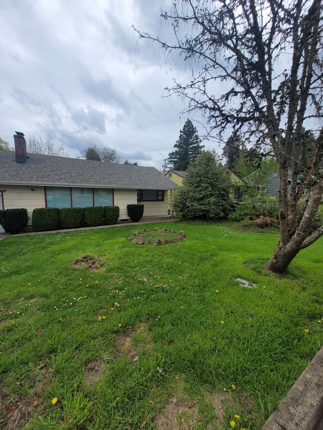 2925 Charnelton St in Eugene, OR - Building Photo - Building Photo