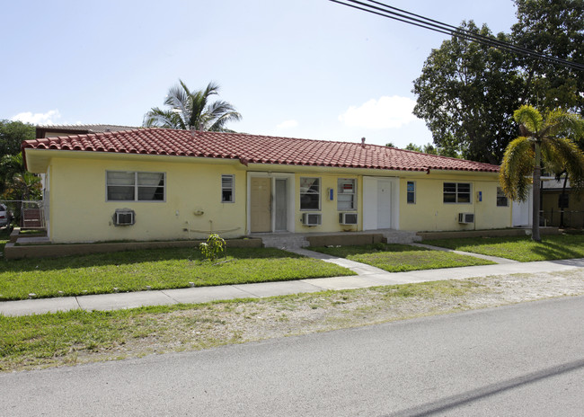 1200 NE 110th St in Miami, FL - Building Photo - Building Photo