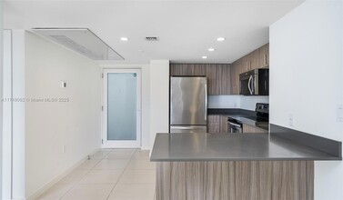 910 West Ave, Unit 0601 in Miami Beach, FL - Building Photo - Building Photo