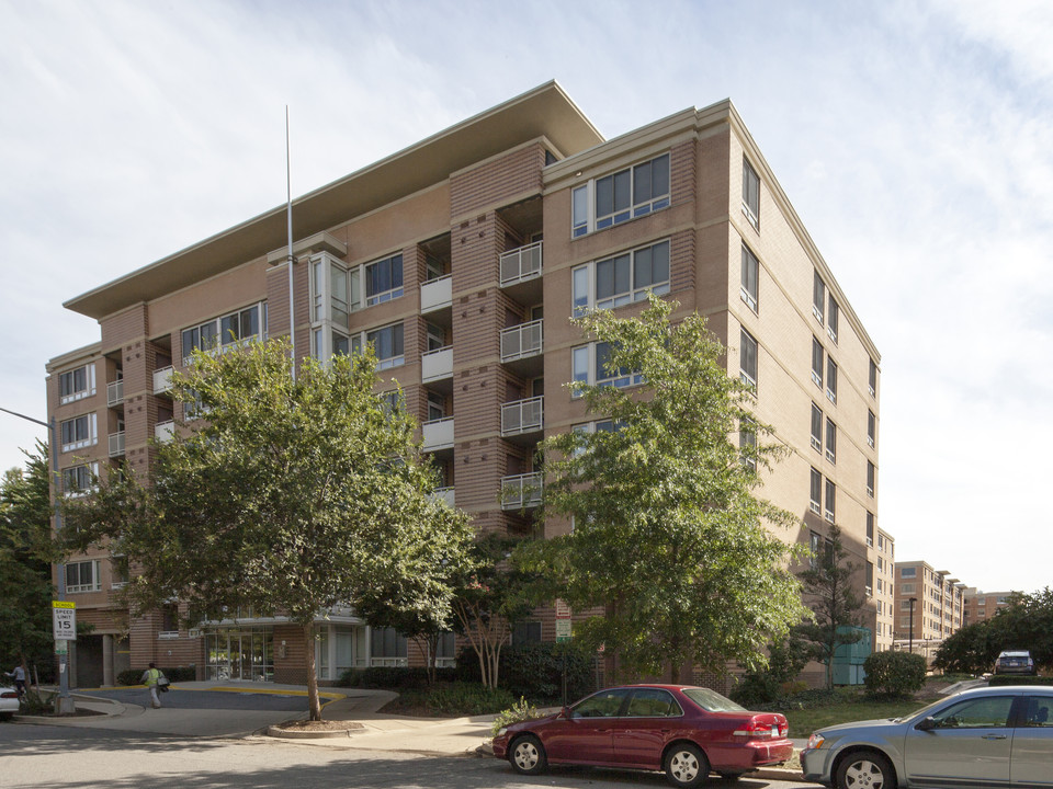 Potomac Place Condominiums in Washington, DC - Foto de edificio