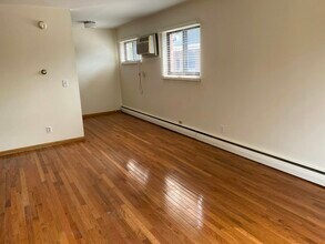 2210 Pillsbury Ave in Minneapolis, MN - Building Photo - Building Photo
