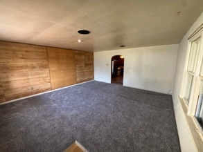 1253 E Lawrence St in Decatur, IL - Building Photo - Building Photo