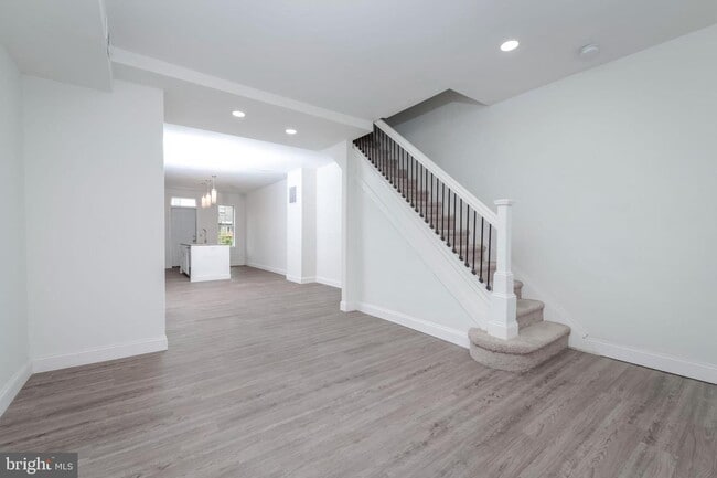 2211 W Saratoga St in Baltimore, MD - Foto de edificio - Building Photo