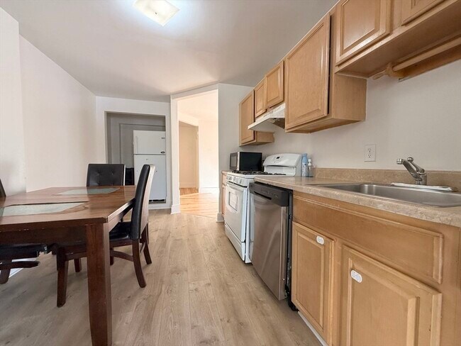 9-11 Richardson St in Malden, MA - Building Photo - Building Photo