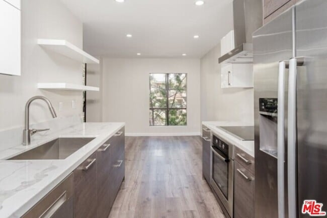 property at 1735 N Fuller Ave