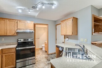 1606 Geske Rd in Chaska, MN - Building Photo - Building Photo