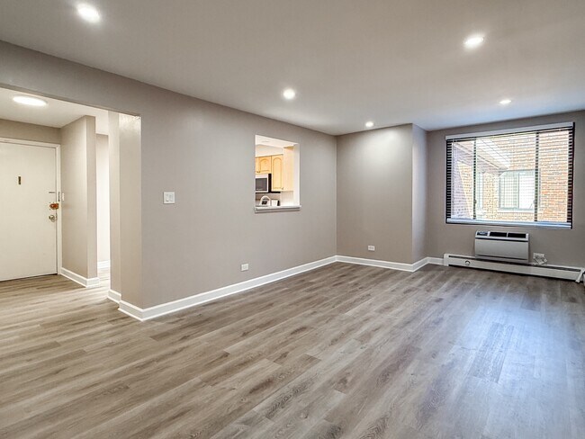 2336 N Commonwealth Ave in Chicago, IL - Building Photo - Building Photo
